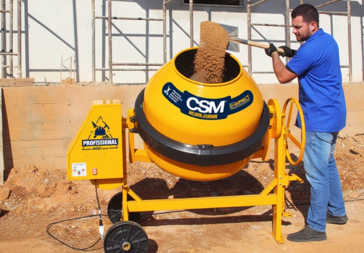 Betoneira em Obra Grande